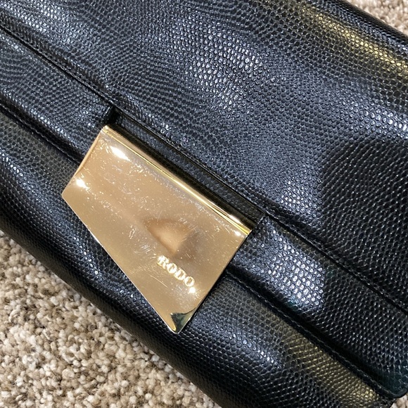 Black Rodo clutch with golden chain - Picture 8 of 9